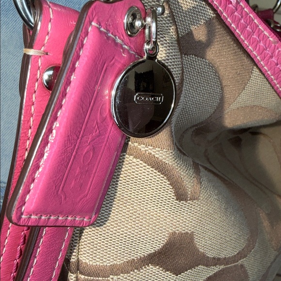 Coach EU C vintage Picard pink striped shoulder/Cross 2 Hang tags clean in/out! - Picture 3 of 11